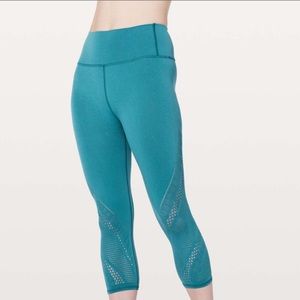 Lululemon Reveal Crop Interconnect leggings